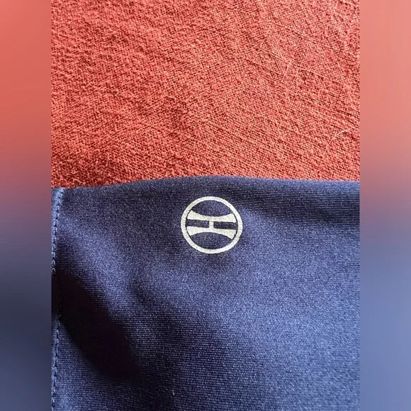 Men’s athletic shirt with graphic. - Picture 3 of 7